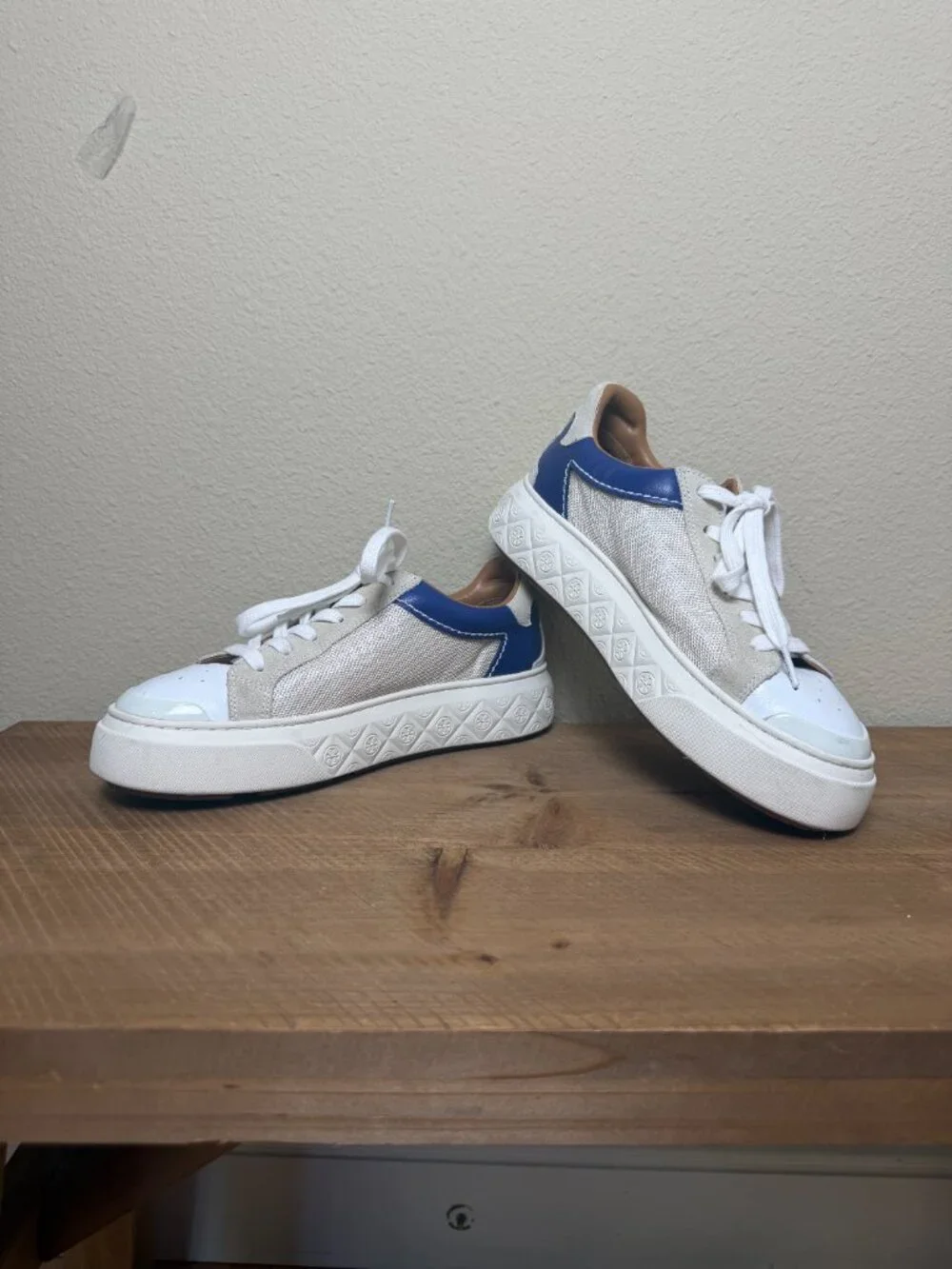 Tory Burch Ladybug Low Top Sneaker Cream & Blue Size 8